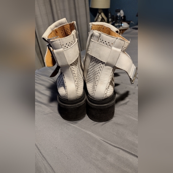 Jeffrey Campbell light grey crazy horse perforated Moto Boots RARE - Picture 2 of 8